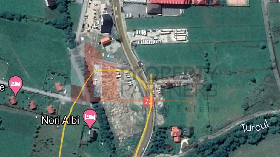 Teren la intrarea in Bran la strada principala - Poză 1