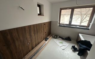 4 camere/ 2 bai / parcare in curte / zona strazii Bucuresti / 2350E mp - Poză 7