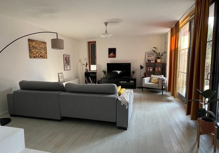 Locuinta spatioasa in triplex - Poză 4