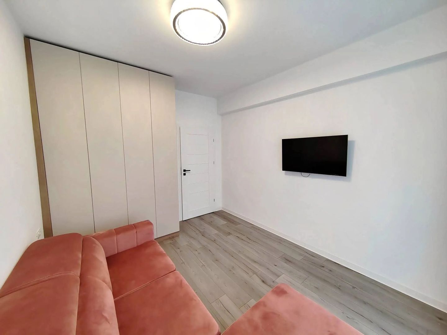 Apartament cu 3 camere de închiriat în Giroc - Poză 16