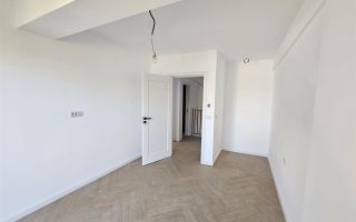 Apartament exclusivist dispus P+1E + curte 70mp - Poză 11