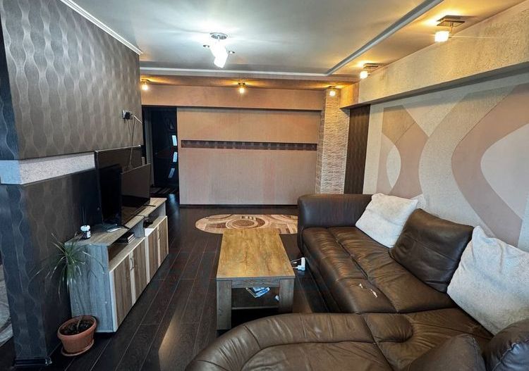 Vanzare apartament 3 camere, zona Ultimul Leu, 72 mp, 115.000 EURO - Poză 2