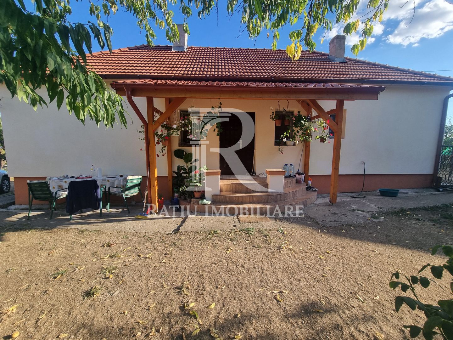 Casă renovata cu teren generos | Anexe | Gurasada | Hunedoara - Poză 2