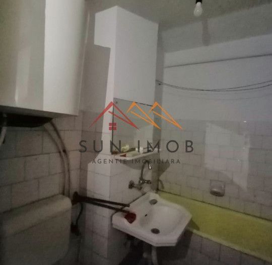 Garsoniera decomandata, 27 mp utili, zona centrala, Campina, Prahova - Poză 5