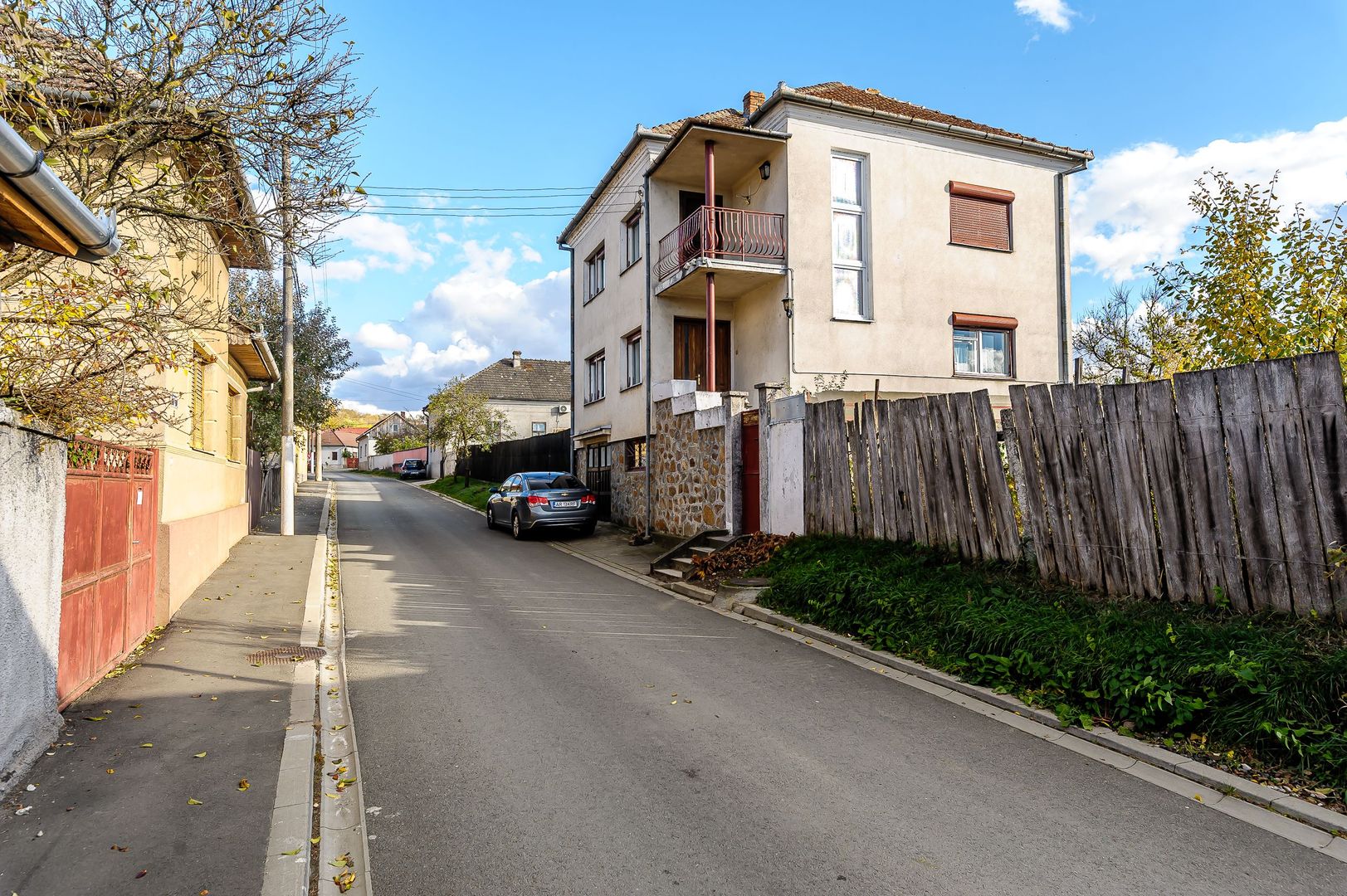Casă din cărămidă cu 8 camere – zonă liniștită, LIPOVA - Poză 3