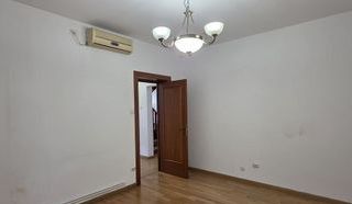 Vila cu 4 camere si mansarda, de inchiriere central - Poză 9