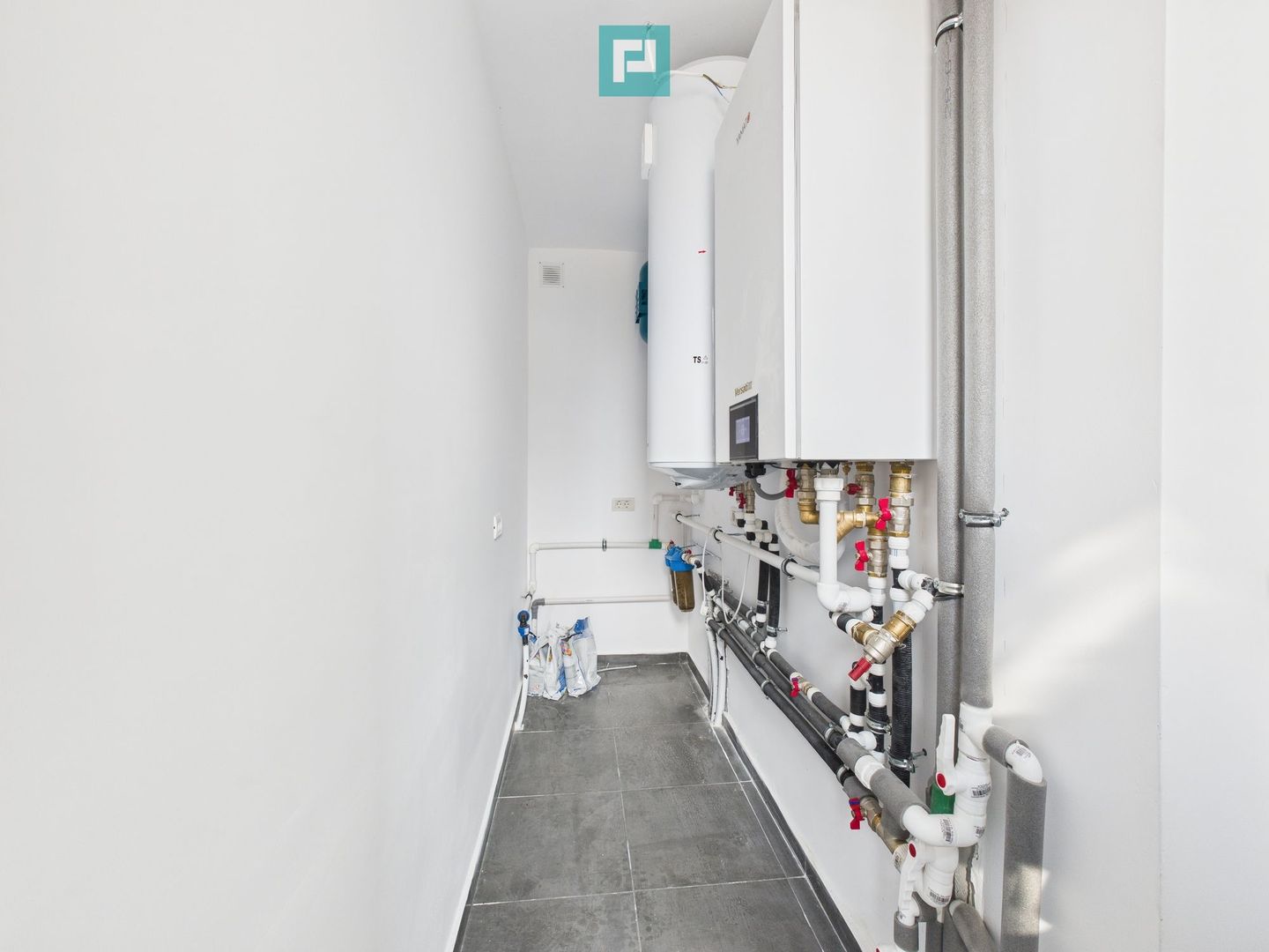 Casă în ansamblu rezidențial cu 5 camere, Tunari, aproape de oraș - Poză 11