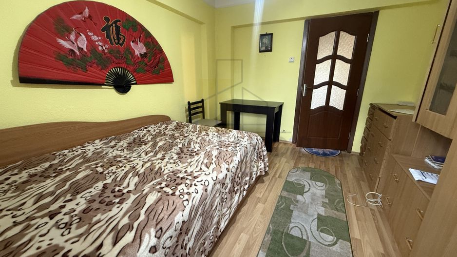 4 camere Decomandat Dacia, etaj intermediar, 1980 - Poză 4