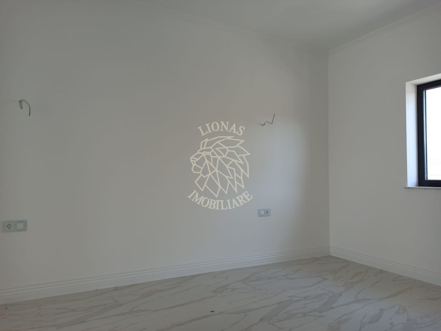 Casa Ultrafinisata 4 camere 121 mp-teren 500 mp-Valea Sigmirului - Poză 3