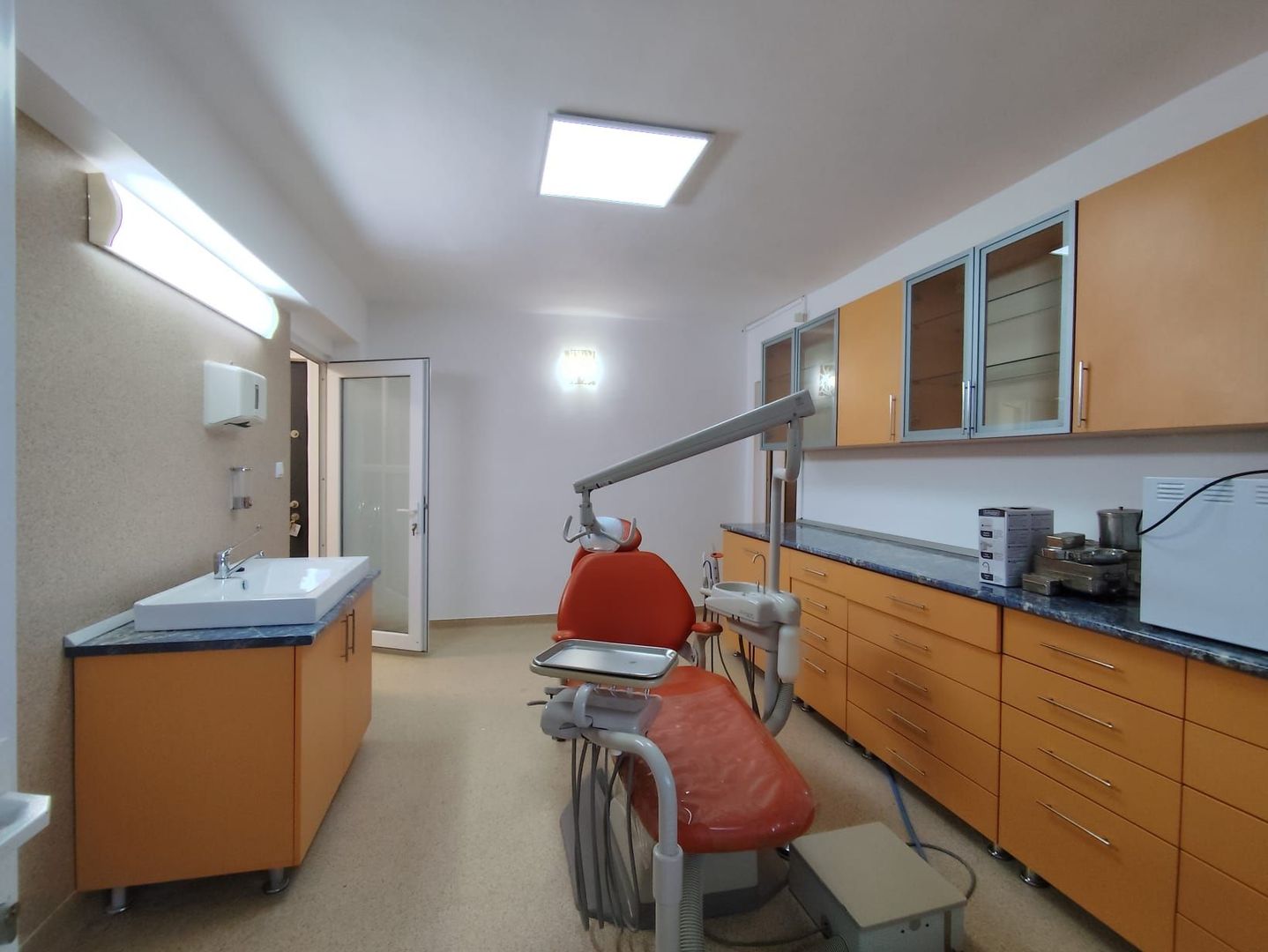 Cabinet stomatologic, echipat, modern, zona Lacu Rosu, Oradea, VANZARE - Poză 1