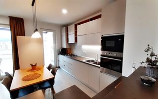 Penthouse cu 5 camere in URBAN PENTHA-zona Coresi - Poză 9