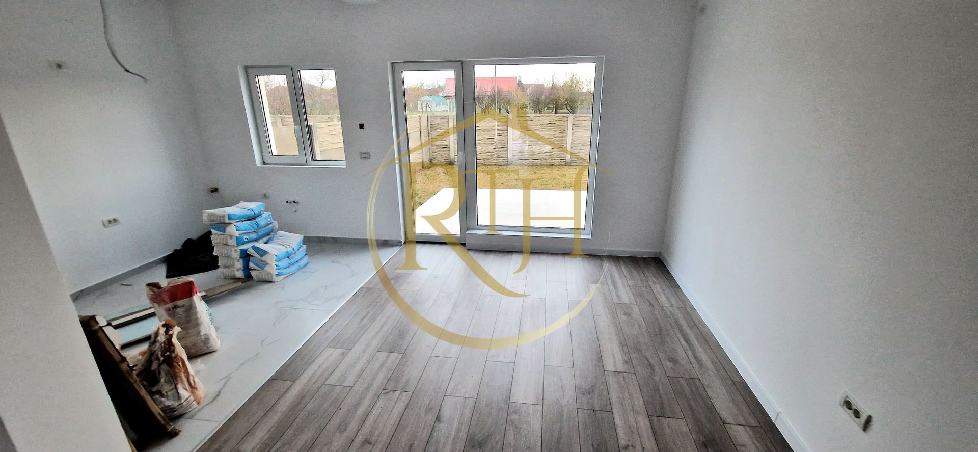 Duplex de vanzare cu 4 camere,2 bai,250 mp teren-Mosnita Veche zona Centrala. - Poză 4