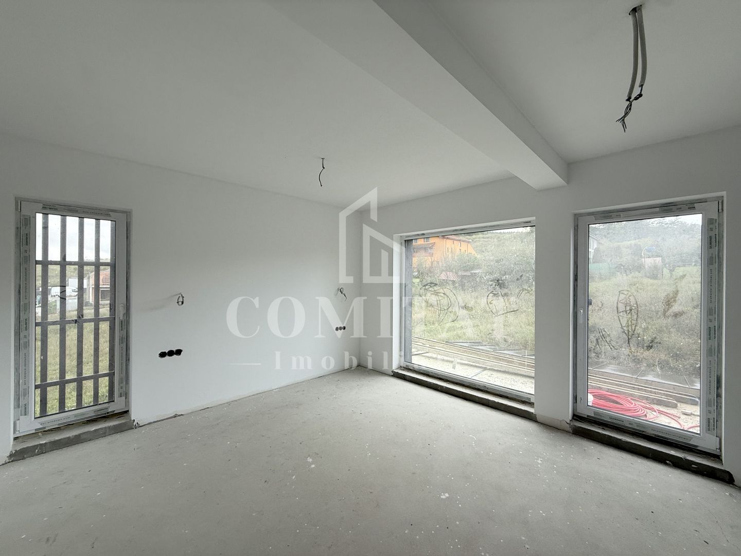 Casă individuală cu 699 teren la preț bun Chinteni - Poză 5