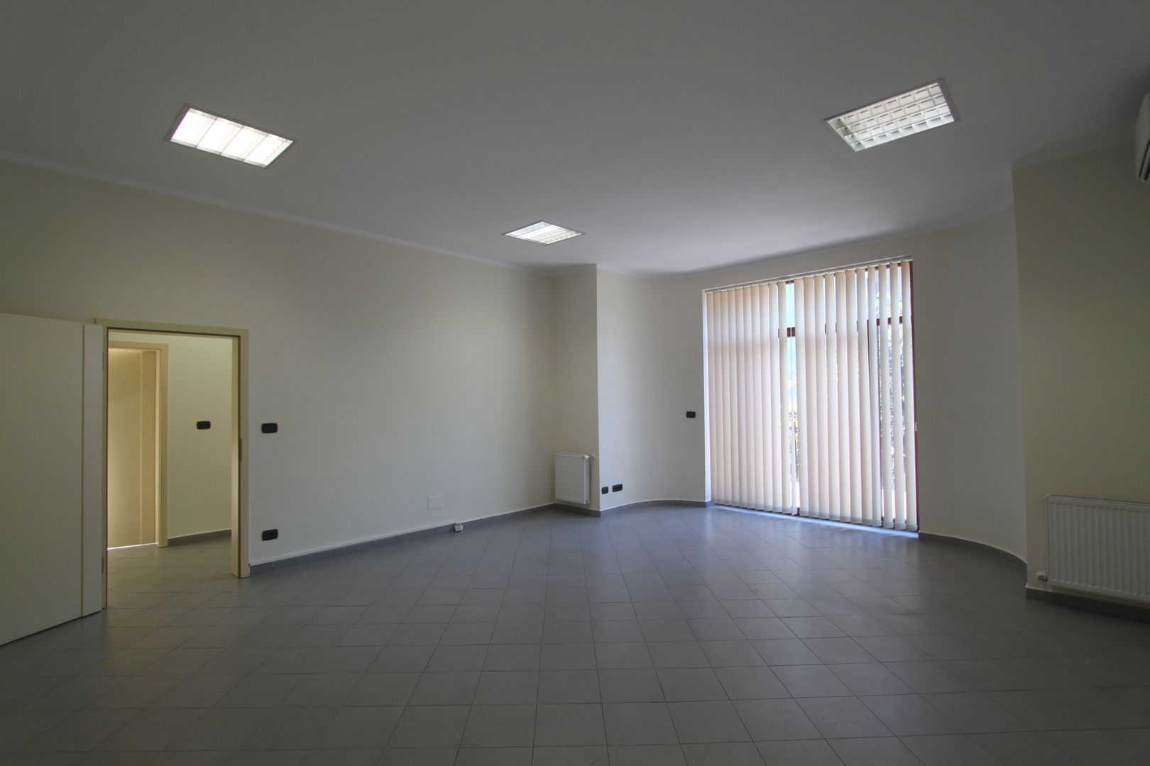 Birouri în vila - zona Balcescu - Poză 26