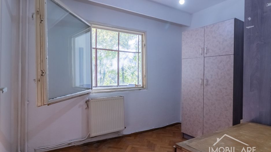 Apartament cu 4 camere - Poză 12
