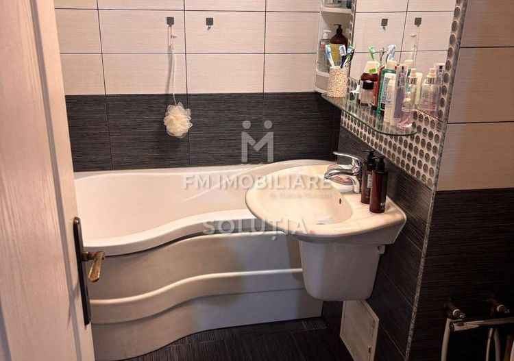 Apartament 4 camere | 2 băi | Decomandat | Etaj 2 - Poză 5