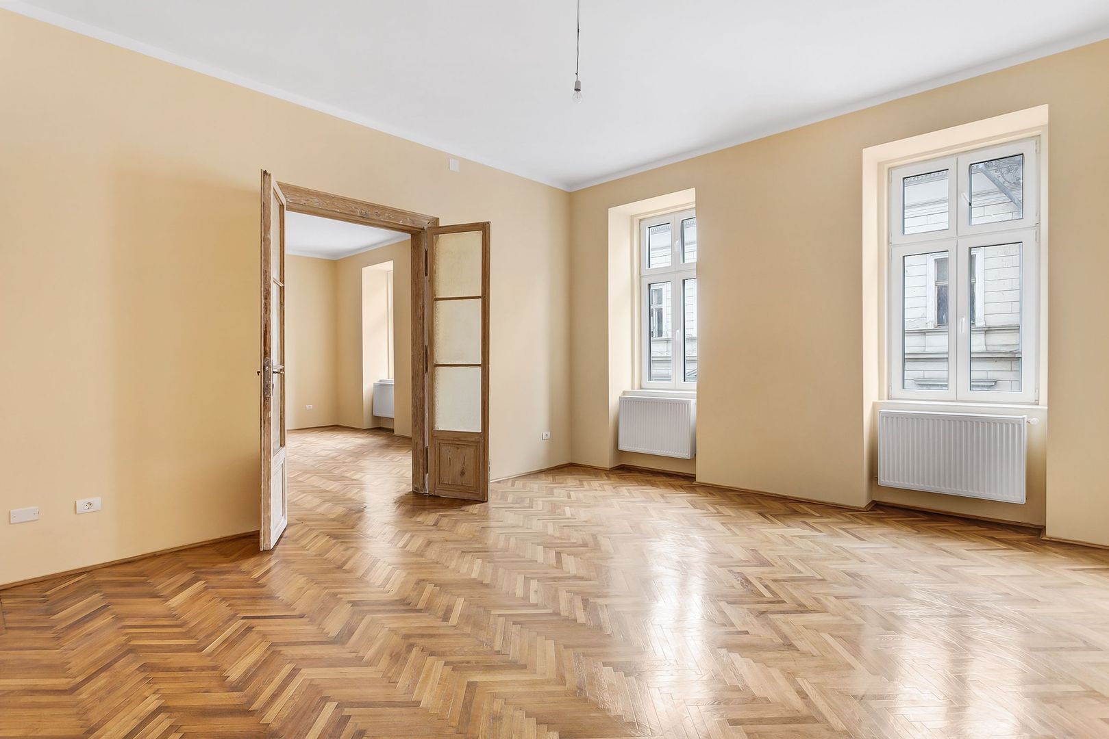 Apartament  istoric ultracentral   - REZERVAT!!! - Poză 1
