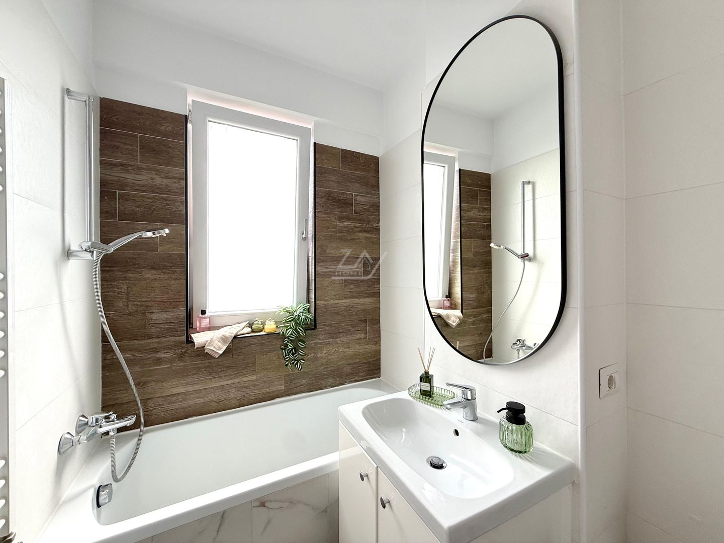 Vis a vis de Esso. Lift. Mijloc transport in fata. Loc de parcare. - Poză 9