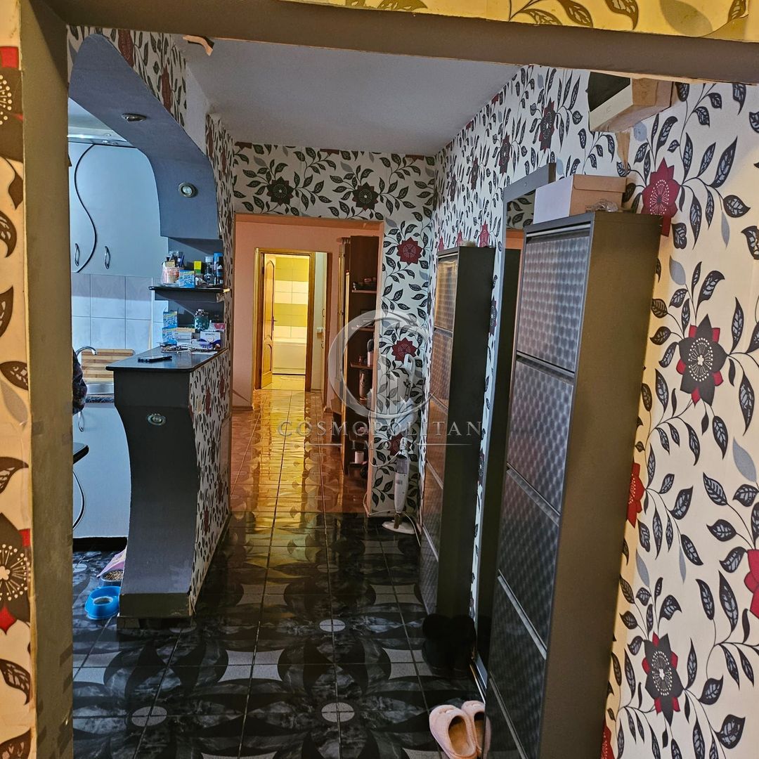 Apartament cu 3 camere ~ zona Brosteni / Colegiu ~ etaj 3 din 4 - Poză 11