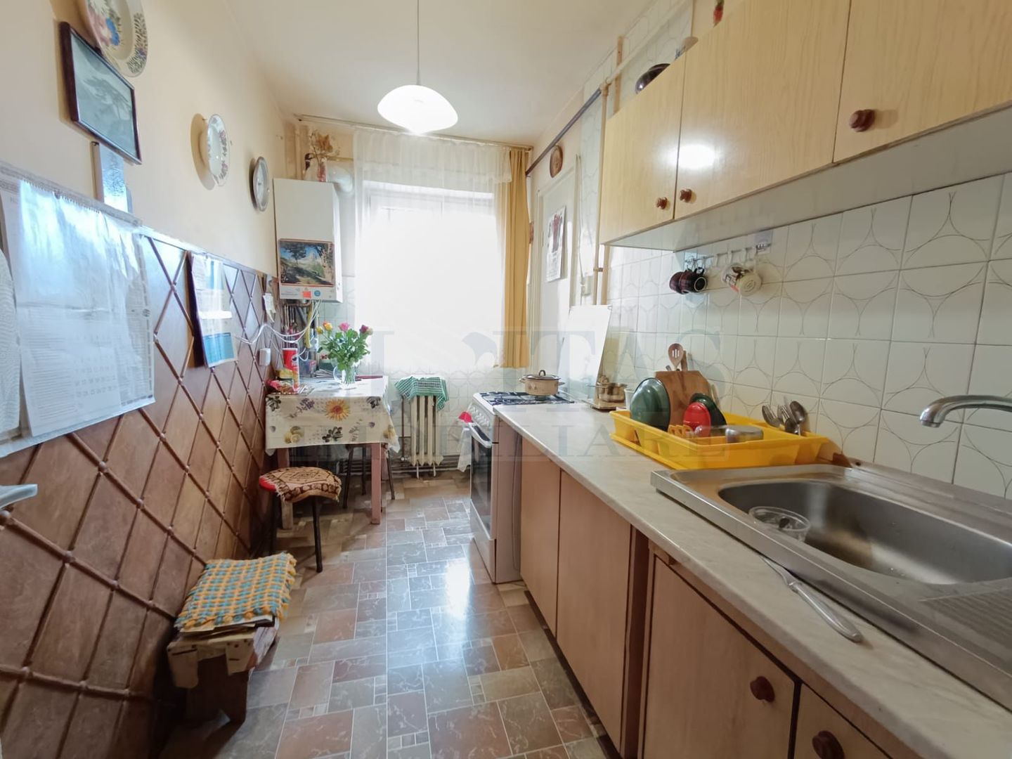 Vanzare 2 camere, decomandat, aproape de BIG, 2 balcoane - Poză 3