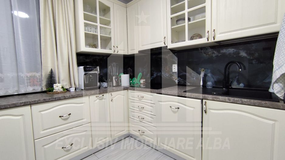 Apartament cu 3 camere cu scara interioara, Arex - Poză 3