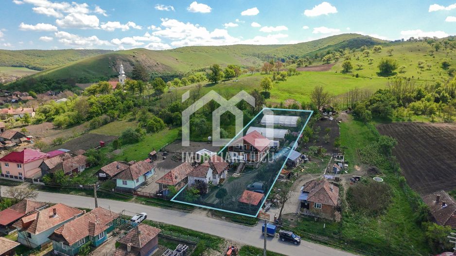 Casă familială spațioasă cu 5 camere în Visea, comuna Jucu - Poză 1