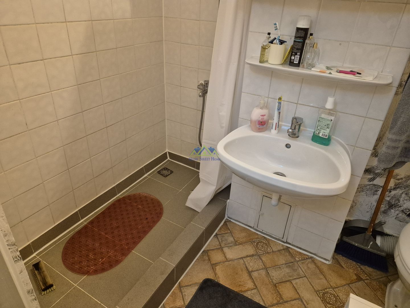 Vand Gars. zona M3(langa Profi si U-uri),etaj 1, 30mp, balcon, parcare - Poză 5