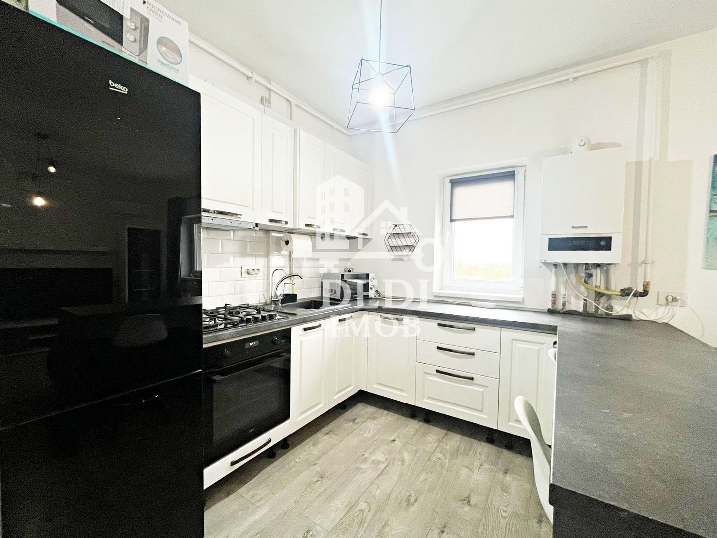 Apartament cu 3 camere de vanzare Luceafaul, Oradea - Poză 9