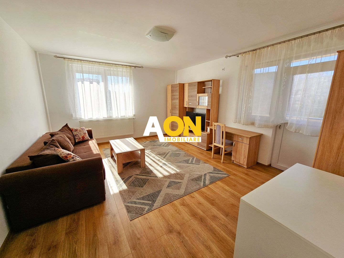 Apartament 2 camere, 2 balcoane, etaj 1, mobilat, utilat, boxa 9 mp - Poză 1