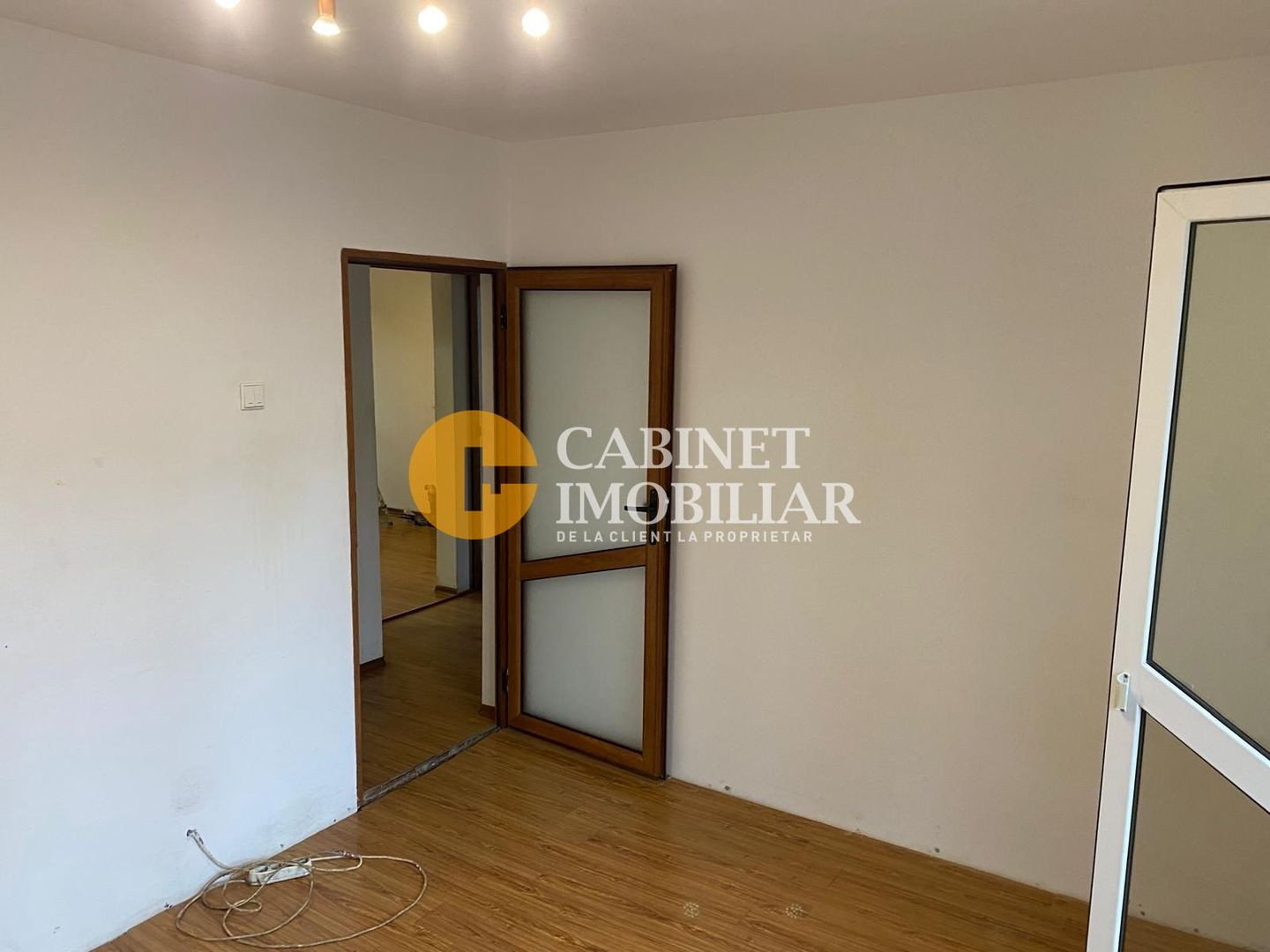 Nicolina - Cug - 4 Camere Decomandat -Etaj 3 - Bloc 1986 - Poză 6