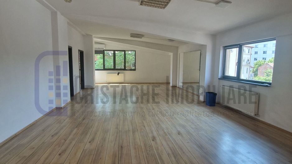 Vila P+3, suprafata utila 345 mp, aflata la 10 min. de P-ta Victoriei - Poză 1