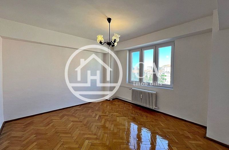 Apartament de vânzare cu 4 camere în zona centrală, Oradea - Poză 4