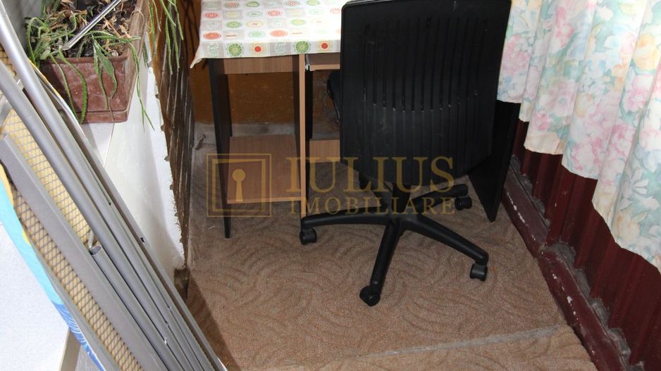 3 camere, situat in Complexul Studentesc, centrala proprie, familie, studenti - Poză 17