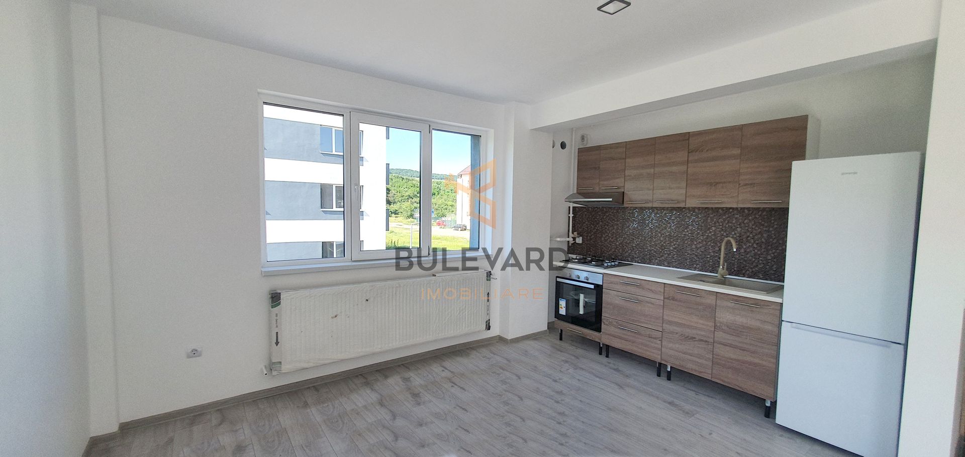 Apartament cu 3 camere, zona Strazii Tineretului! - Poză 1