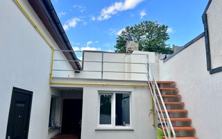 Casa **8 camere** // Domenii - Poză 1