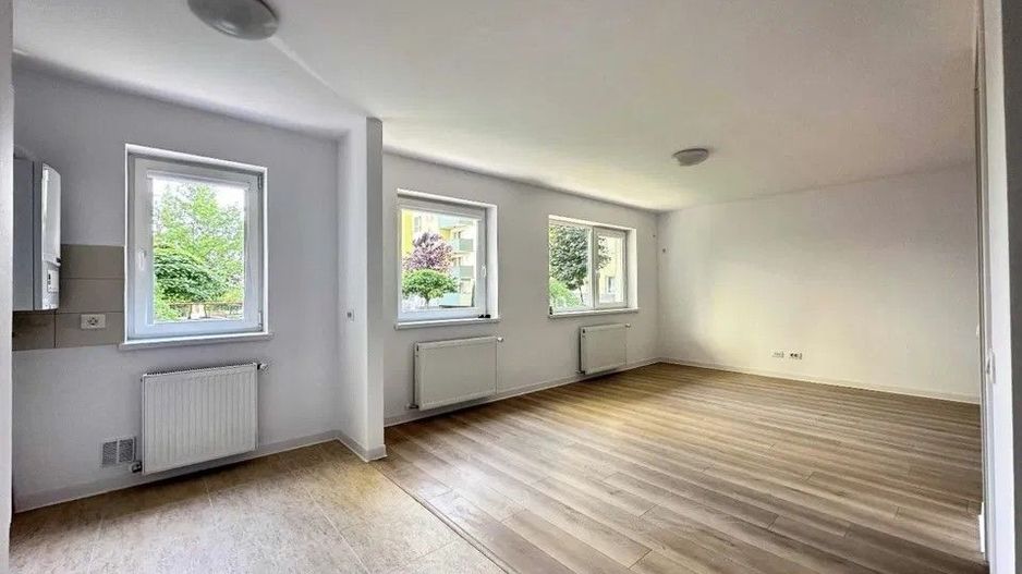 Garsoniera aproape de Mall Coresi, 38mp, loc parcare, 97900Euro - Poză 7