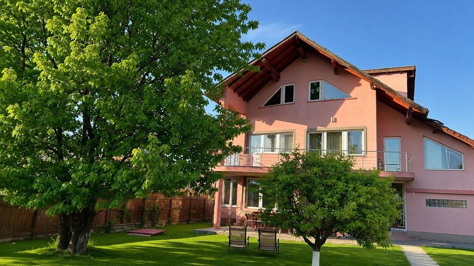 Casă spațioasă în Cristian, Brașov | 223 mp utili | teren 1.000 mp - Poză 1