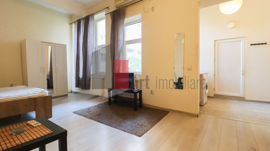 Garsoniera "PRIVASI" , Calea Victoriei-Hotel Novotel - Poză 3