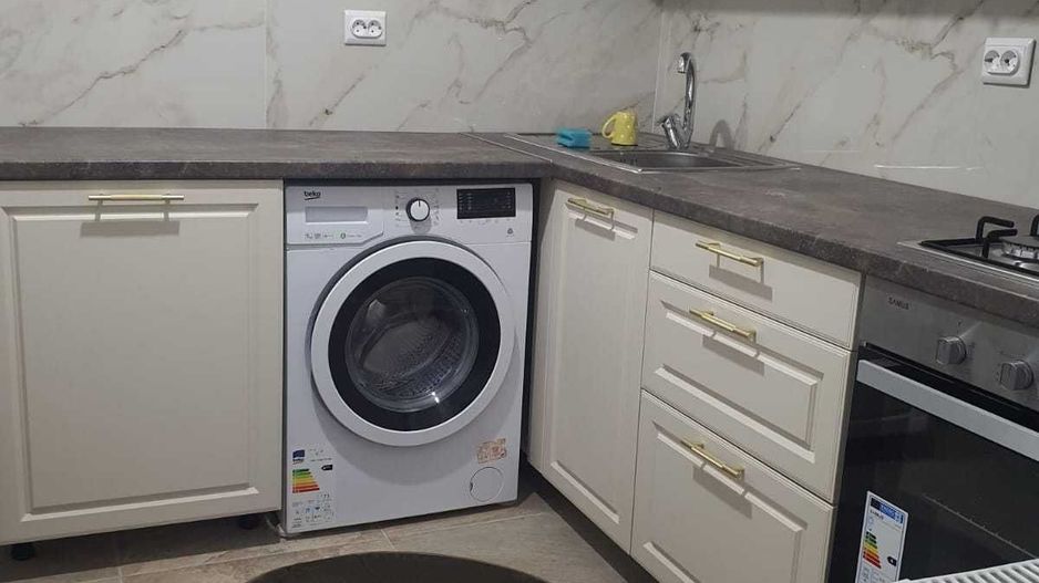 Apartament 3 camere, dec.-80mp-et2/4-500euro -Nicolina- Selgros - Poză 2