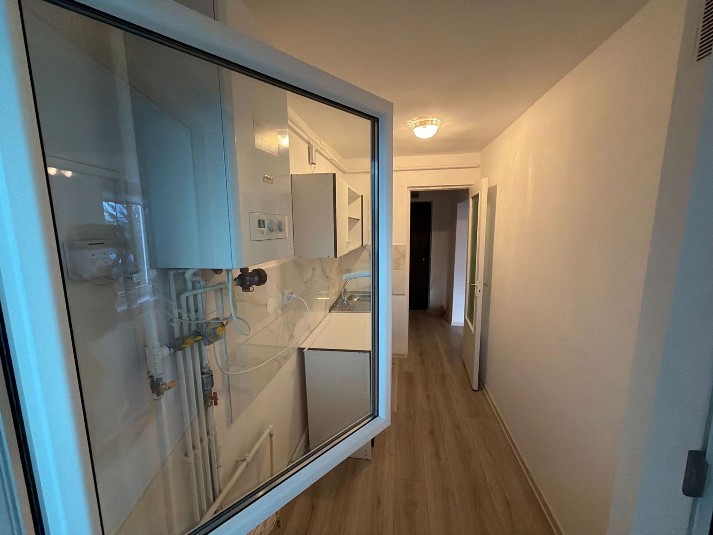 Garsonieră decomandată zona lenin 30 MP str sporturilor - Poză 4