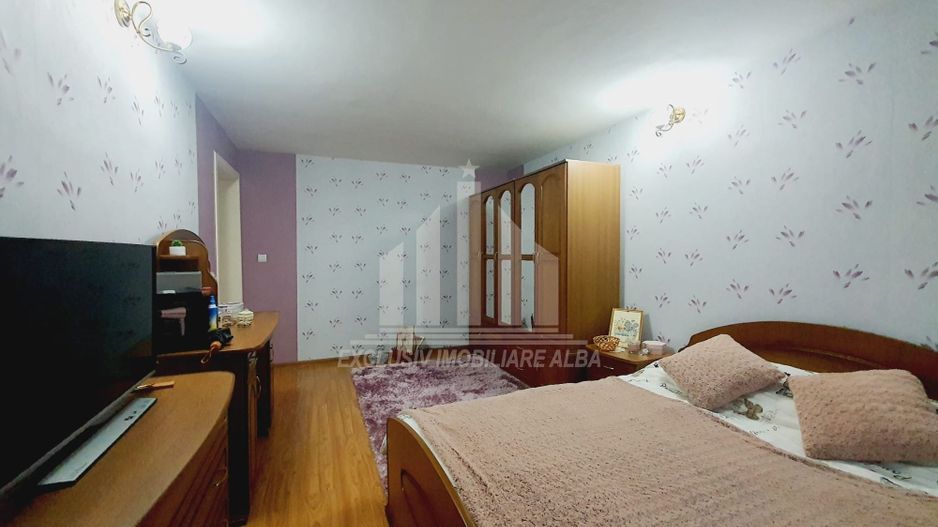 Apartament cu 4 camere de vanzare, Cetate - zona Mercur - Poză 4