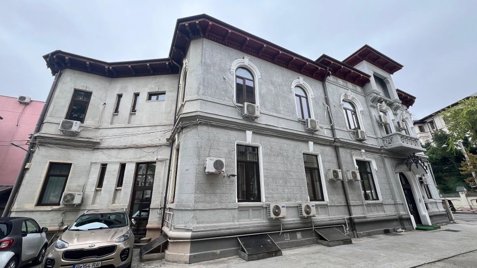 Cladire 23 de camere cu teren 554 mp - Poză 1