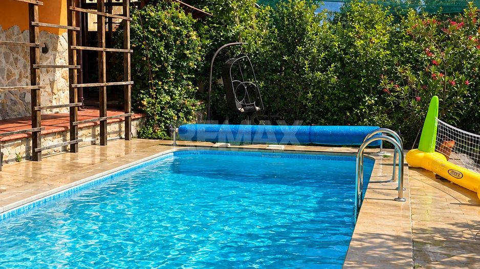 CASĂ CU PISCINĂ, SAUNĂ ȘI VEDERE PANORAMICĂ – TOHATIN - Poză 32