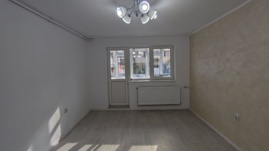 Apartament 2 camere, decomandat, renovat complet – Zona Tomis Nord - Poză 1