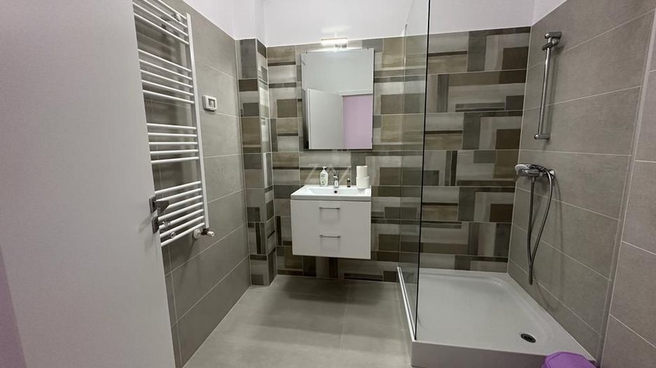 Girocului - Esso. Bloc nou cu lift. Loc parcare. - Poză 9