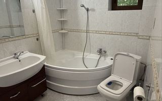 Apartament 3 camere la bloc tip vilă în Miroslava, strada principală - Poză 3