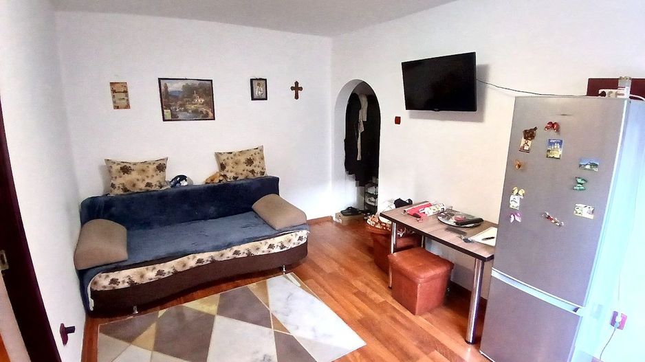 Apartament 2 camere Tecuci etaj 1 – zonă centrală - Poză 1
