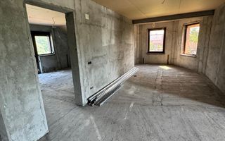 Casa la rosu in Peris - Poză 10