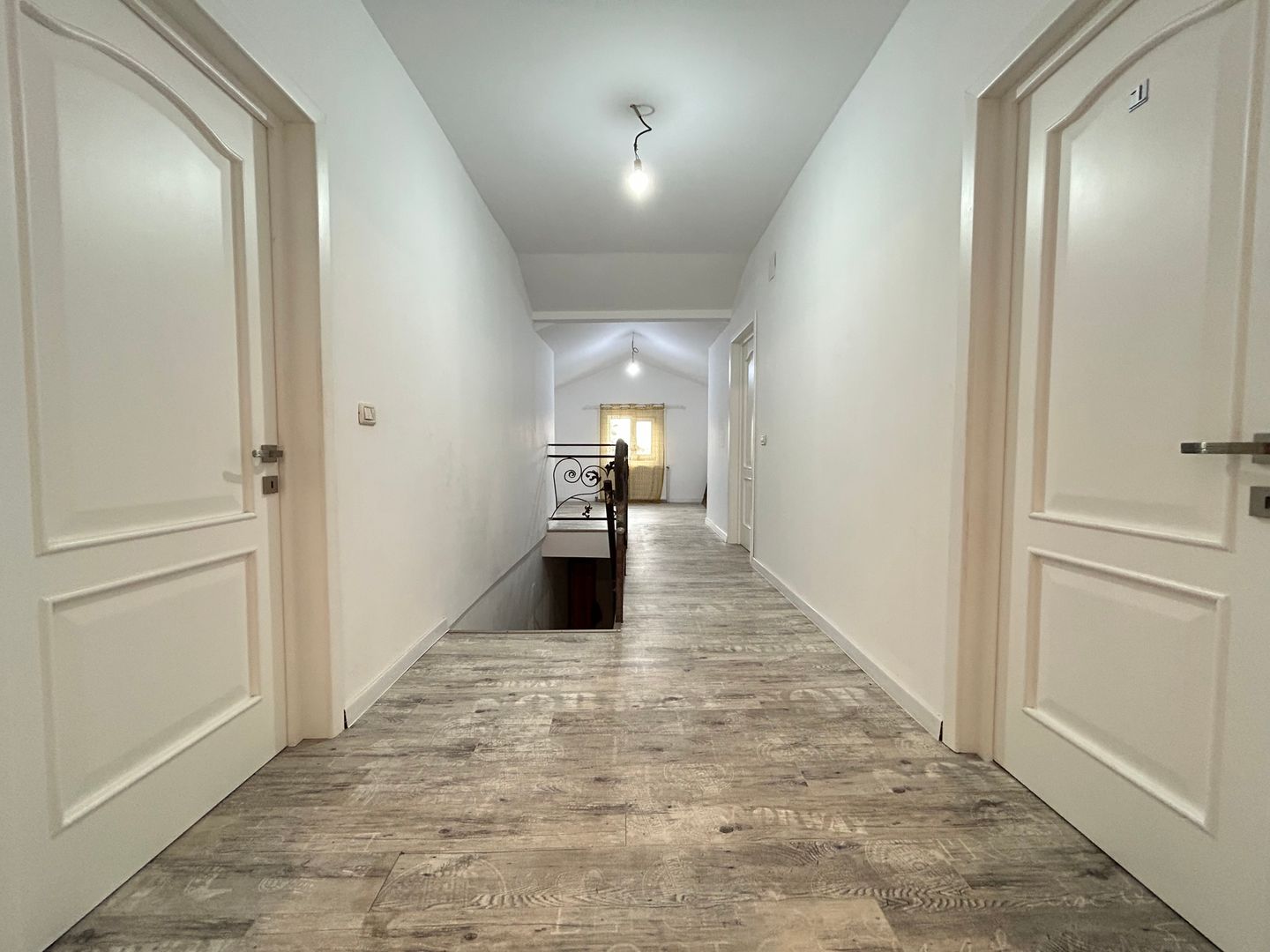 Casa P+1 din BCA ideala pentru o familie antreprenoare – Pecineaga - Poză 12
