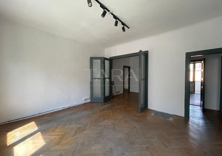 Apartament cu farmec istoric, în zona Piața Unirii. - Poză 1